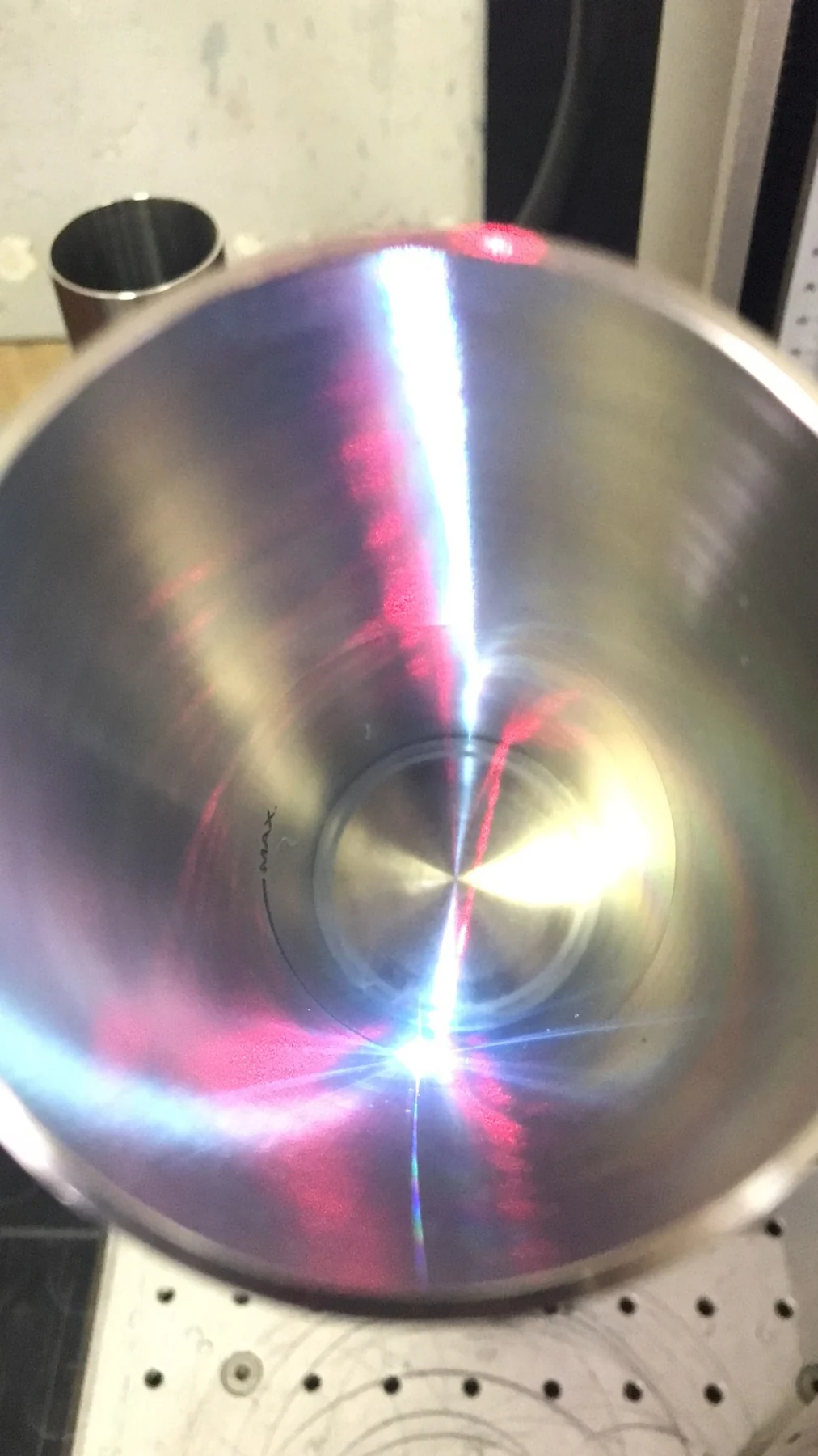 Metal kapakta lazer uygulaması